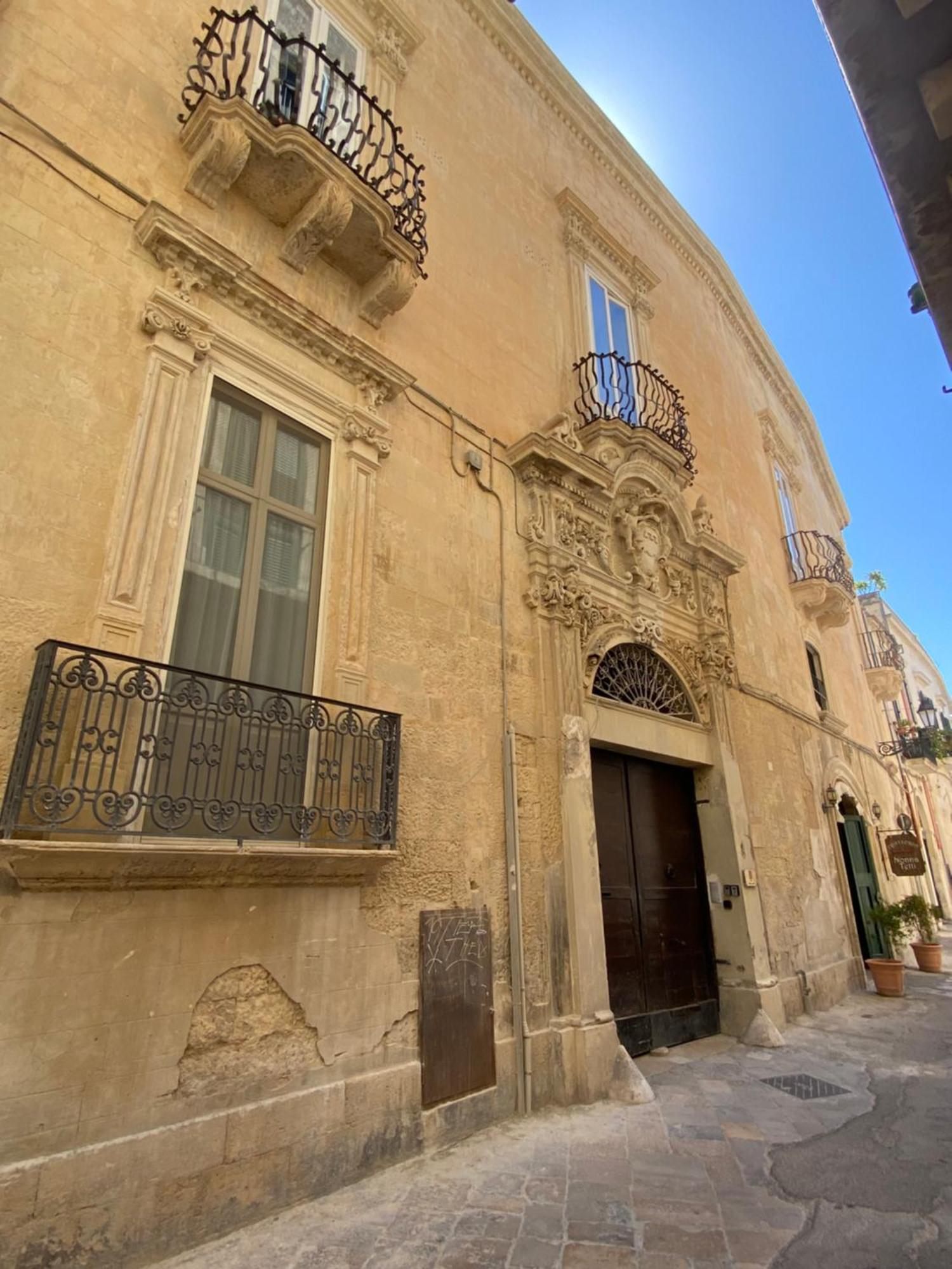 Roiss Haus Suites Lecce Exterior foto
